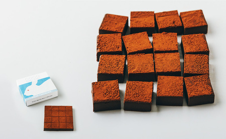 Coco ChouChou　ヴィーガン生チョコレート3種類セット（プレーン・マンダリンオレンジ・ラズベリー&ローズ） スイーツ お菓子 植物性素材のみ 