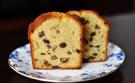 ラムレーズンパウンドケーキ 2本 お菓子 焼菓子 スイーツ 洋菓子 おやつ 食後 ティータイム ラム酒 洋酒 しっとり 信州小麦 新鮮 卵 使用 大人