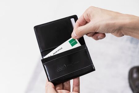 コードバン 名刺入れ FLYING HORSE ( フライングホース ) | ビジネス 名刺 入れ 革 ホース レザー 長野県 飯田市