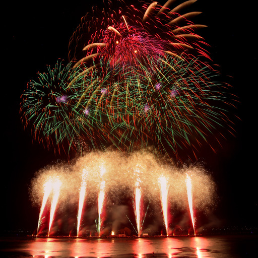 第78回諏訪湖祭湖上花火大会 有料エリア 間欠泉イス席[1人席] 令和8年(2026年)8月15日開催/諏訪湖祭実行委員会[56-10]