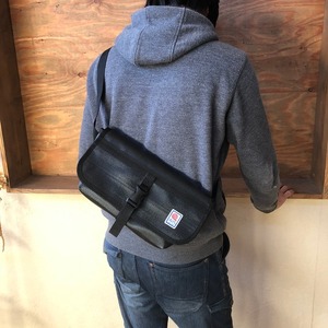 11-59BK　【SUWAプレミアム】FIRE HOSE PRODUCTS　ボディバッグ　ブラック（L）（パイピングカラー：黒）／バッグ ななめ ショルダー ブラック レディース メンズ 信州 諏訪