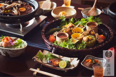 上諏訪温泉 しんゆ/萃sui-諏訪湖 宿泊券 30,000円分 / 宿泊 観光 諏訪湖 信州 長野県 諏訪市 諏訪 [12-03]