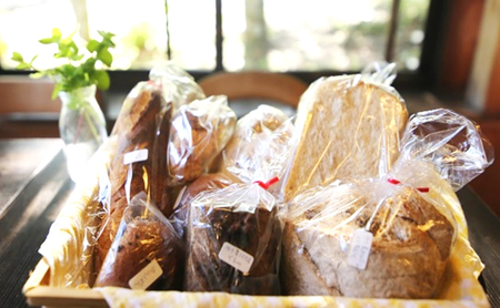 自家製酵母パンとライ麦パンのおまかせセット ベーカリー ドイツ こだわり 美味しい 完全自給 植物性乳酸菌 食べやすい i蒸し焼き しっとり 酸味 冷凍 おすすめ 