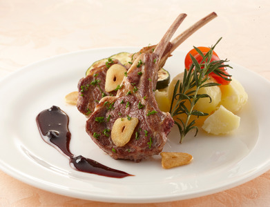 ラム肉骨付き(400g)