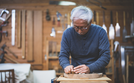 木の椅子展入選作のハイスツール｜ 椅子 いす