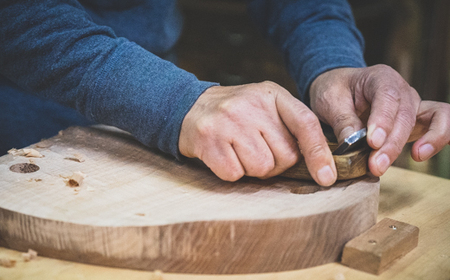 木の椅子展入選作のハイスツール｜ 椅子 いす