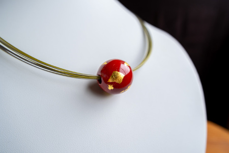 赤珠うるし金箔 チョーカー （Ba-007）