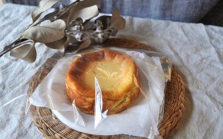 【米粉の濃厚 チーズケーキ】 こだわり 13㎝ホール  チーズケーキ （Aq-001） 