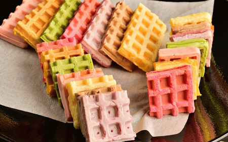 【冷凍】 わんちゃんが食べられる 「虹色 ワッフル」 10個セット （Ac-008） 長野県 飯山市 おすすめ ランキング おいしい 高評価 大人気 ギフト ペットフード ドッグフード