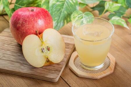 《果汁１００％》 アルプス信州りんご ・ もも ストレートジュースセット 710ml×2本 ≪化粧箱入り≫