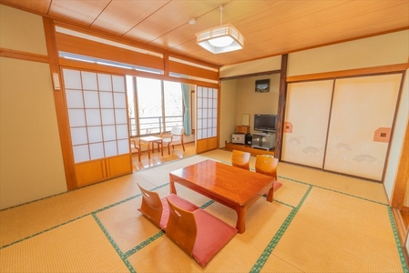 春日温泉もちづき荘 ご宿泊券1泊2食 「蓼科牛すき焼きプラン」地酒1合付 【2名様用】【春日温泉 もちづき荘 自慢の源泉かけ流し 滝風呂 岩風呂 地元の食材を使用した夕食 夕食時のドリンクサービス(地酒も可) 長野県 佐久市 】