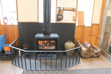 南相木村の薪『広葉樹(訳あり、限定60台分)』(1立米、軽トラック1台分)〜片道100キロ圏内、軽トラックで直接配達〜 ※令和6年10月に割った薪です