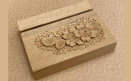 カード立て（軽井沢彫・長野県伝統的工芸品）with 軽井沢にまつわるエトセトラポストカード