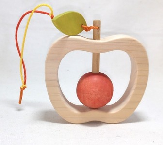 木のおもちゃ りんごラトル