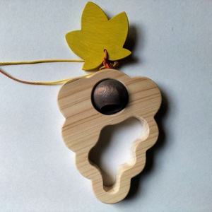 木のおもちゃ ぶどうラトル