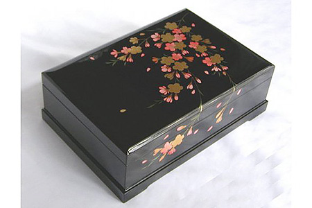 006-012《 18弁オルゴール 》高級会津塗（宝石箱）桜