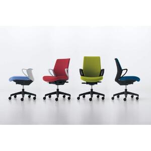 Mpb2_コクヨチェアー　ピコラ(ソフトグレー・本体黒)／ハイバックタイプ／カーペット用（Wキャスター）　／在宅ワーク・テレワークにお勧めの椅子