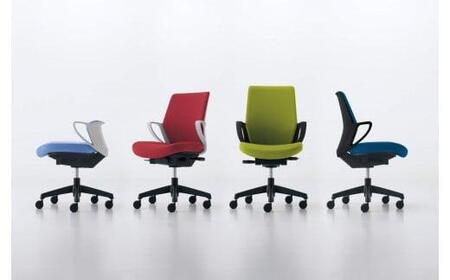 Mpb1_コクヨチェアー　ピコラ(ブラック・本体黒)／ハイバックタイプ／フローリング用（Vキャスター）　／在宅ワーク・テレワークにお勧めの椅子