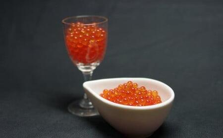 駒ヶ岳清流サーモン「暴れイクラ」300g（生鮮便：冷蔵）［イクラ 海鮮 海鮮 サーモン ］