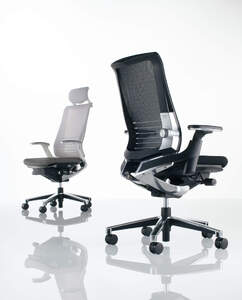 Mil1_コクヨチェアー　インスパイン(革張り・ブラック)　／在宅ワーク・テレワークにお勧めの椅子