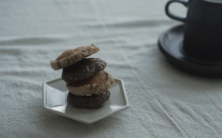 クッキー（プレーン・アーモンドココア）各2個【I-015】