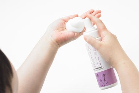 華密恋 ナチュラル シャンプー 200mL [カミツレ研究所 長野県 池田町 48110791]