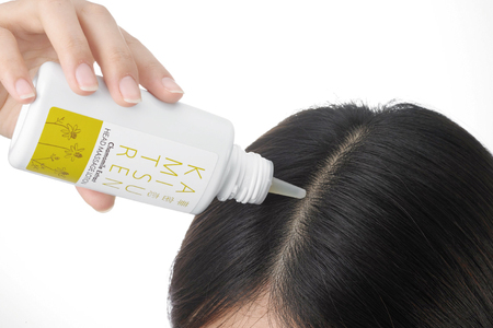 華密恋 ヘッドマッサージローション 1本 130mL [カミツレ研究所 長野県 池田町 48110788]