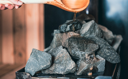 自然の中でととのう至福のひととき From P (フロムピー) 日帰りサウナペアチケット（1回分） 2時間半/長野県白馬村【L0330318】