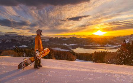 WhiteResort白馬さのさか リフト券 ＜大人1日券1枚＋小人1日券1枚セット＞／長野県白馬村 2025−2026 ファミリー ゲレンデ スキー スノーボード リゾート 旅行 パウダースノー 北アルプス おすすめ 人気 ウィンタースポーツ ギフト 贈答【L0790553】