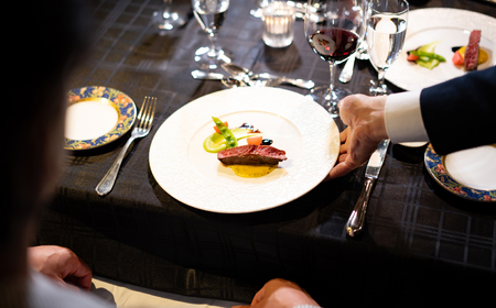 シェラリゾート白馬 宿泊補助券 10,000円分/長野県白馬村　宿泊券　チケット　リゾートホテル　温泉旅館　高級宿　家族旅行　カップル　高原リゾート　避暑地　スキー　スノーボード【K0130502】