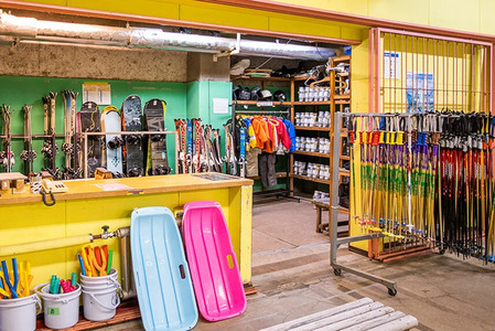 【ふるさと納税】 癒しの森の宿「黒姫高原ホテル 利用券(12,000円分)」 宿泊・食事・レンタルなどに利用可☆黒姫スノーパークまで徒歩3分【長野県信濃町】