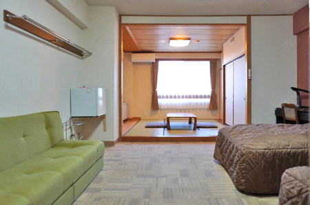 【ふるさと納税】 癒しの森の宿「黒姫高原ホテル 利用券(12,000円分)」 宿泊・食事・レンタルなどに利用可☆黒姫スノーパークまで徒歩3分【長野県信濃町】