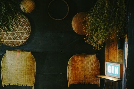 【長野県信濃町ふるさと納税】 「YAMATOUMI GIN 」レギュラーバッジ 500ml×1瓶｜野尻湖湖畔のハーブ畑で産まれたジン