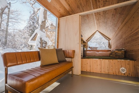 プライベートサウナ付きトレーラーハウス宿泊に便利な「LAMP野尻湖」50,000円クーポン券【長野県信濃町ふるさと納税】