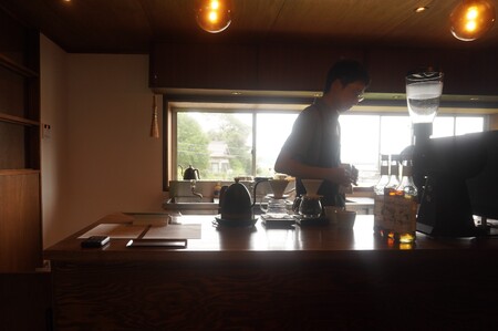 「水穂珈琲店」の自家焙煎コーヒー豆「深煎りブレンド」150g×2袋／カカオのようなビターなフレーバーが特徴のオリジナルブレンド　ブラジル産とコスタリカ産を配合【長野県信濃町ふるさと納税】