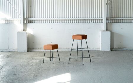 スツール LOAF STOOL BROWN LOW  本革と鉄のスツール