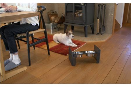 DISH STAND(ペット用食器スタンド)【サイズ:M カラー:サテングレー】※高さ・角度調整可能 組立式