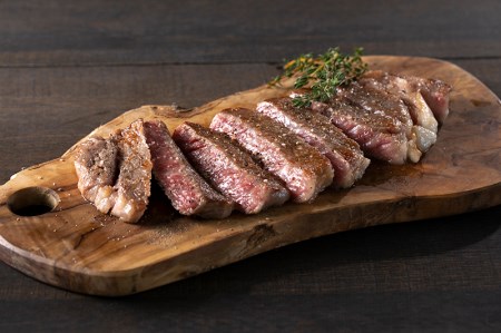 【飛騨牛 メス牛】 最高A5等級 厚切りサーロインステーキ ステーキ用 約300g×2枚