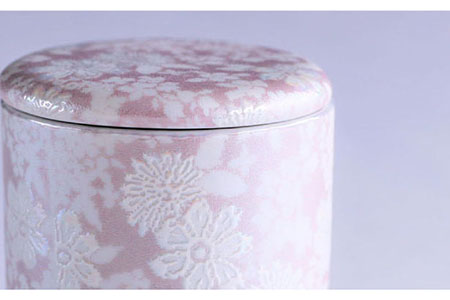 【美濃焼】 仏具 ファンシー骨壺 ミニ 『華結晶紫』  多治見市/佐々木陶器  法具 法要 骨つぼ 蓋 仏具 ミニ コンパクト おしゃれ 個性 上品 上質 手作り 贈答 贈り物 送料無料  [TAJ006]