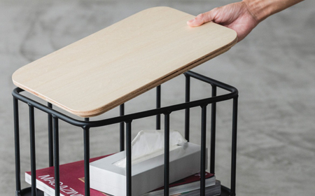 スツールやサイドテーブルになる小さな鉄製家具 POCHI