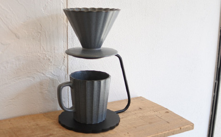 しっかりとした安定感 鉄製のコーヒードリッパースタンド ハンドドリップ ドリップスタンド