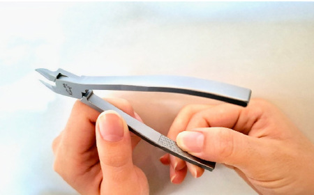 ニッパー爪切り【喜伝次 爪切り 憧 - あこがれ - 爪ヤスリ・レザーケース付き】 カーブ刃