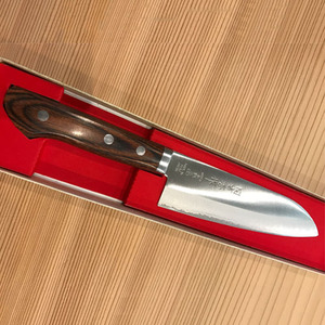 関吉秀作 はがね鍛造本割込 三徳包丁 165mm