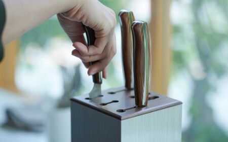 【和NAGOMI】『特製包丁スタンド』包丁立て「包丁:5本 鋏:1本 収納可」縦・横:11.5cm 高さ:25cm ～ 包丁 収納ケース 包丁入れ