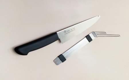 〈ザワつく!金曜日〉で話題!万能包丁「楽」