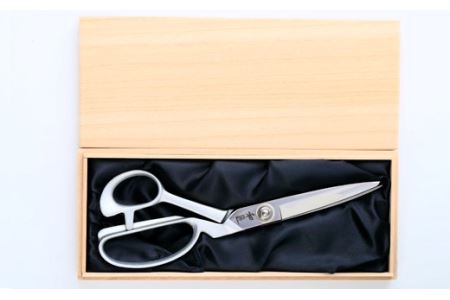 ZENCIX 裁ちバサミ 和匠 240mm ～V金10号材使用ブレード 本職用 日本製 鋳鉄ハンドル シルバー塗装 革製品 薄布・厚布なんでも切れます 良く切れます V10材～