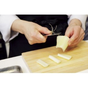 H25-09 <スタイリッシュなデザイン・オールステンレス> ◇貝印 関孫六 10000ST ペティ 120mm ~衛生的 おしゃれ 調理器具 キッチンツール ギフト 贈り物にも~