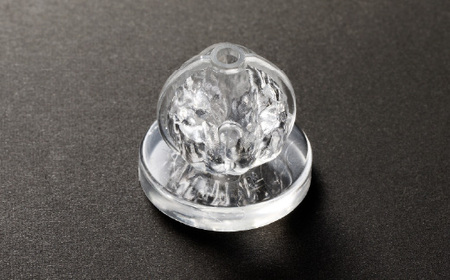 ＜年間40万本の耳かきをつくる会社が贈るこだわりの耳かき＞　～夢ごこち耳かき　クルミ型スタンド付き～