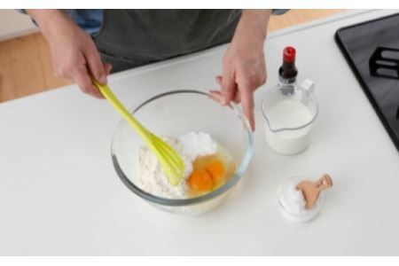 ミキサー（ライムグリーン） WW-207 泡立て器 ダマができにくい