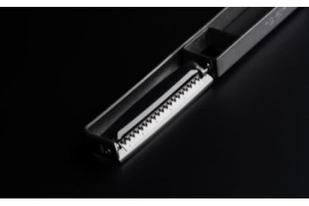 細切りピーラー 縦型 （安全ケース付き） 細切り幅3mm  SSK-13
